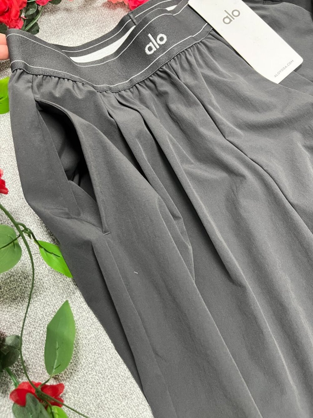 🧚‍♂️NWT ALO Yoga Suit Up Trouser Dark Grey (Regular) 🧈 Wide Leg 30” Inseam - Picture 5 of 9
